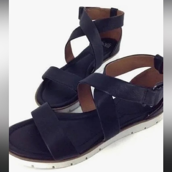 Sofft Reston suede black strap ankle sandals Velcro closing white wedge heels 7 - Picture 9 of 9